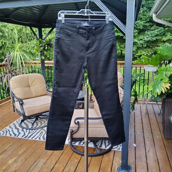 Jordache High Rise Ankle Jeans - Picture 7 of 8